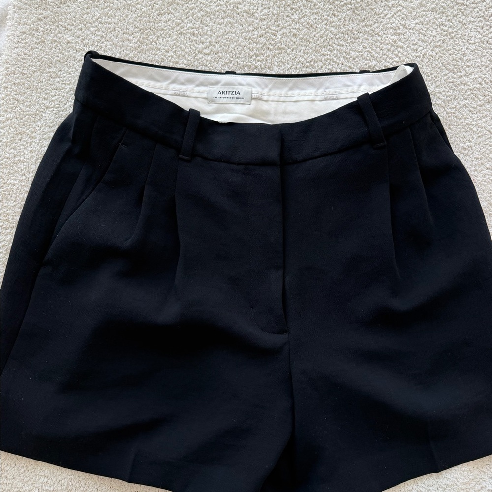 Aritzia Classic Black Women's Effortless shorts